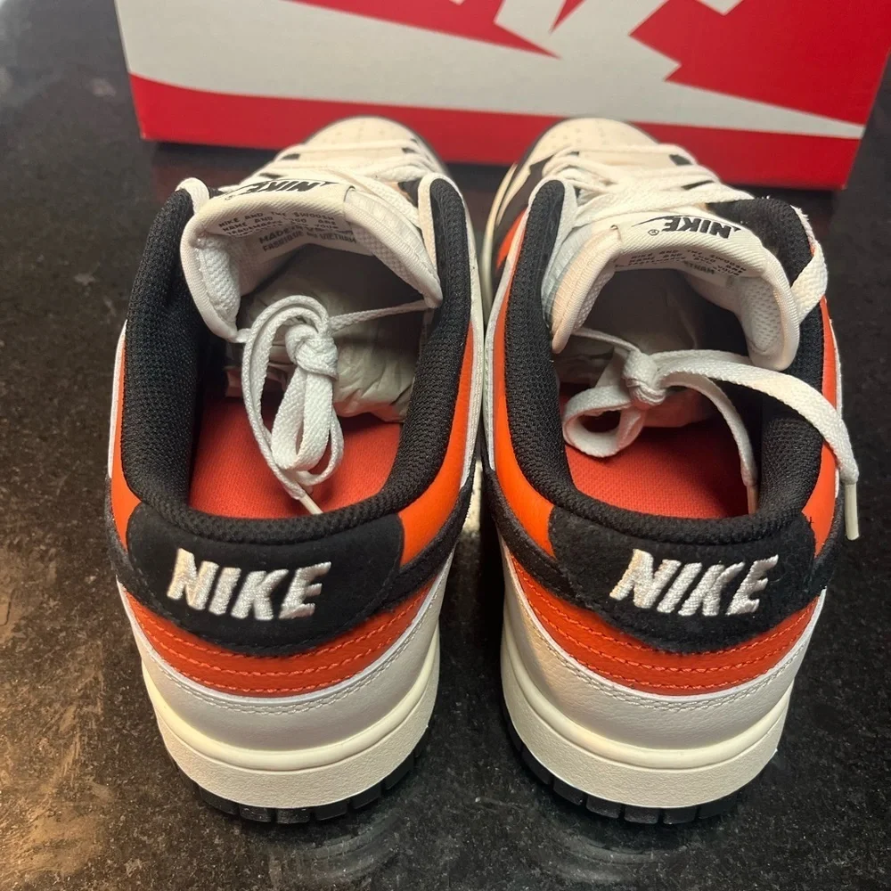 Nike low dunk sz